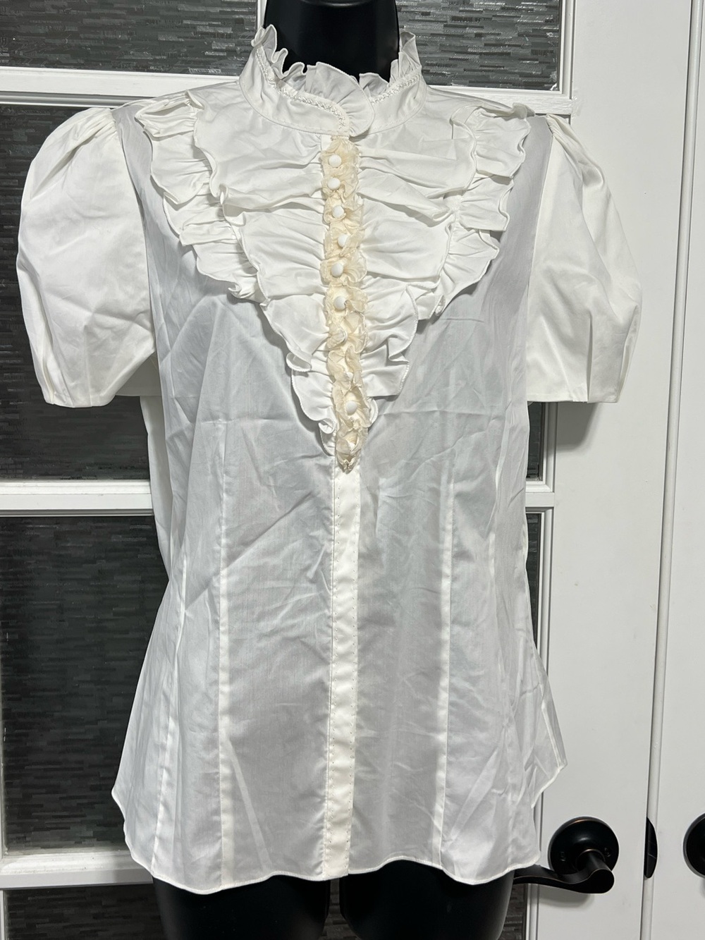 NWT
Elie Tahari White Ruffled Short-Sleeve Blouse